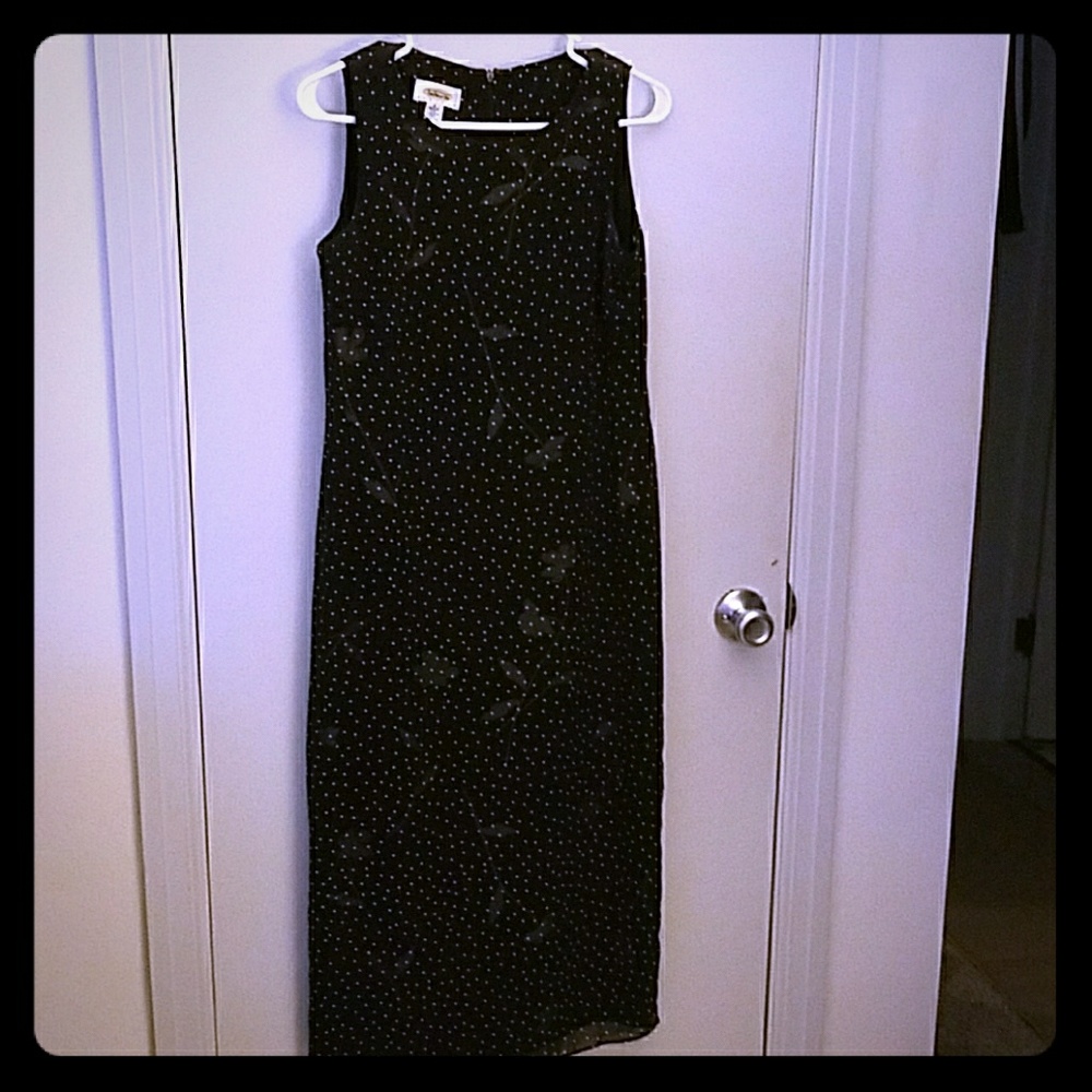 Ladies Short Sleeve Maxi Dress. Fully -lined.